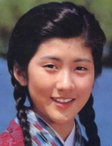 山咲千里が整形か画像比較｜注目は「目」「鼻」「唇」「フェイスライン」「しわ」