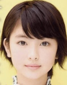 浜辺美波が整形か画像比較｜注目は「目」「鼻」「顎」