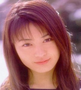 新山千春が整形か画像比較｜注目は「目」「鼻」「唇」「顎」