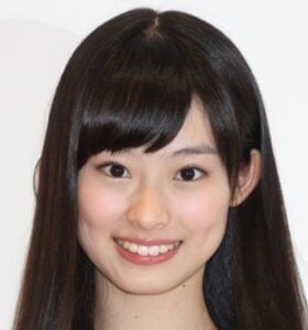 井本彩花が整形か画像比較｜注目は「目」「鼻」「顎」