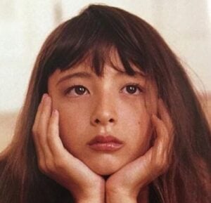 エリーローズが整形か画像比較｜注目は「目」「鼻」「エラ」「フェイスライン」