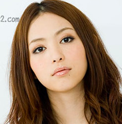 岩佐真悠子2